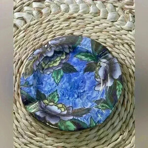 Maling English Newcastle Ashtray with Gold Accents on Lavender  Colour Flowers